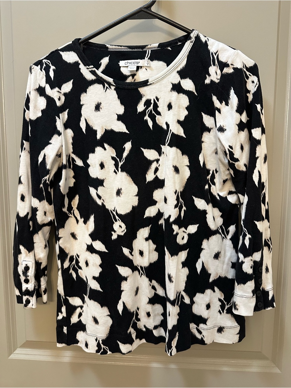 Classy three-quarter sleeve floral top